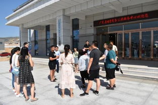 返鄉大學生創業青年赴山西廣靈電子商務公共服務中心參觀學習，探索電商新機遇